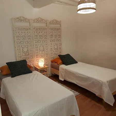 Maison De Village Vakantiehuis Nefiach